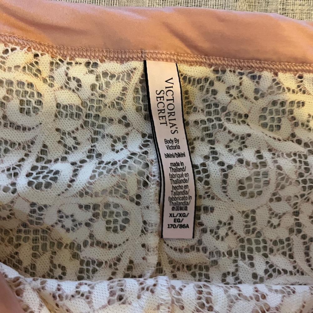 Victoria’s Secret- BBV Bikini - Picture 2 of 3